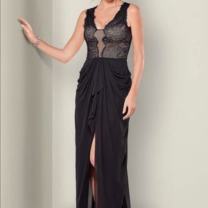 Sale- New w/tag Venus Long Lace Dress